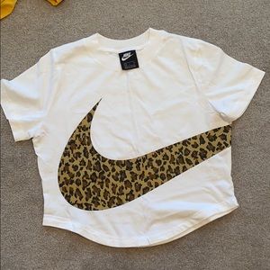 Women’s Nike Crop Shirt